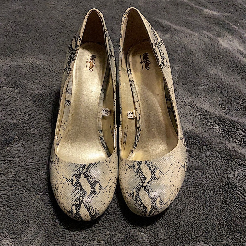 Mossimo heels, Size: 8, Color: Gray Snakeskin